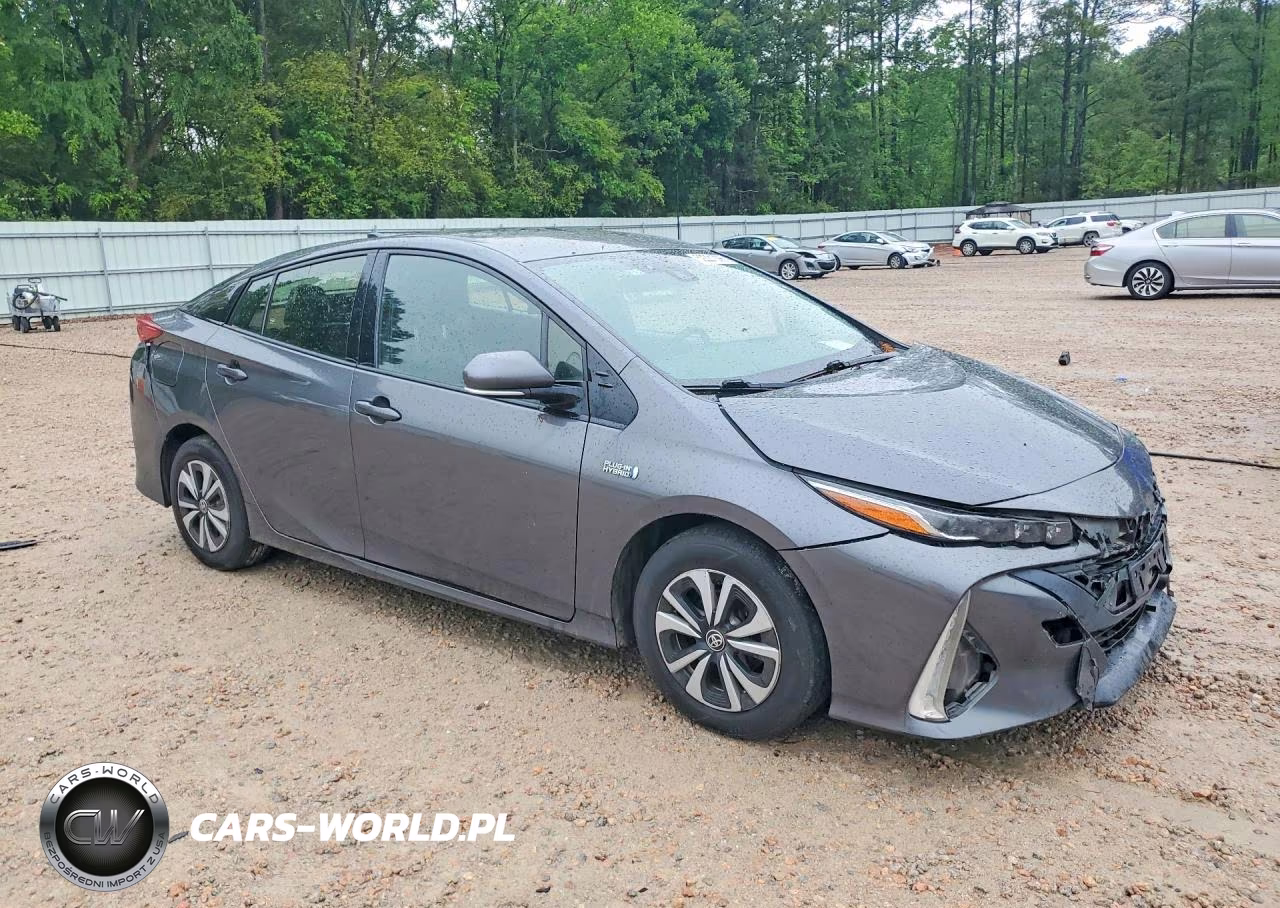 2017 Toyota Prius Prime Plus VIN:JTDKARFP9H3020420 - 4