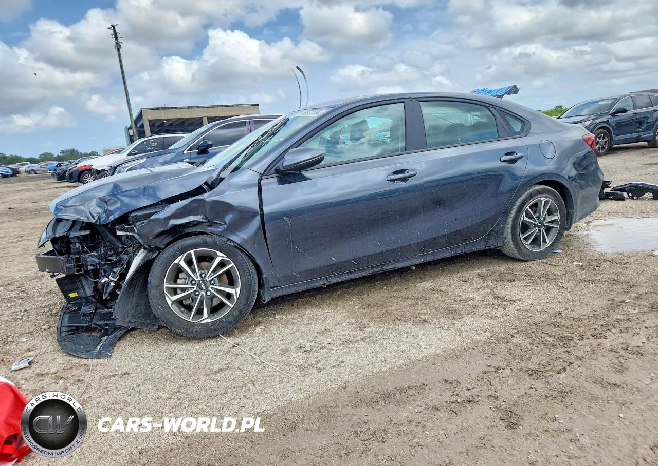 2023 Kia Forte Lxs – zdjęcie 1 z 13