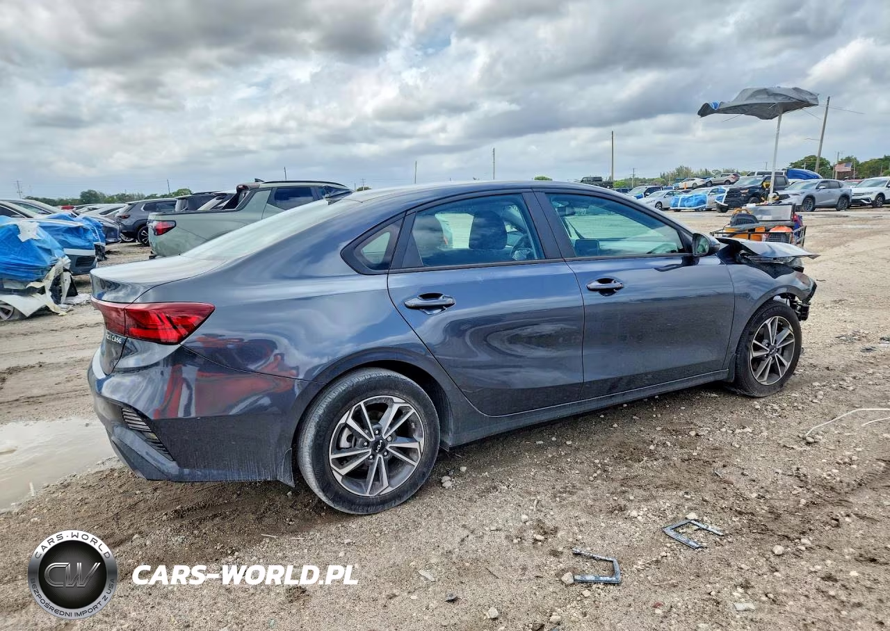 2023 Kia Forte Lxs VIN:3KPF24AD0PE542164 - 3