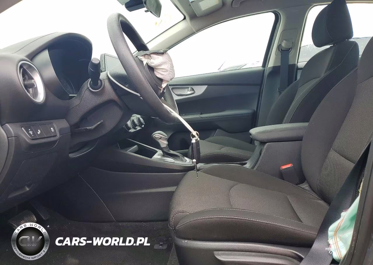 2023 Kia Forte Lxs VIN:3KPF24AD0PE542164 - 7