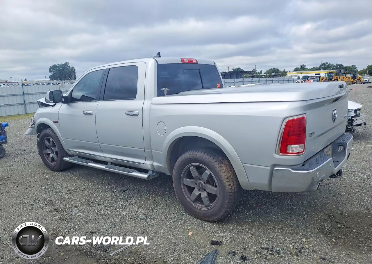 2018 Ram 1500 Laramie VIN:1C6RR7NM7JS274696 - 2