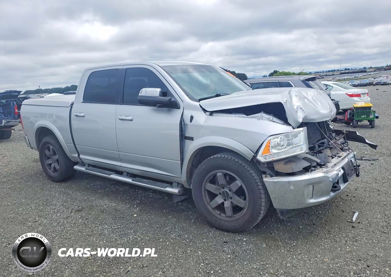 2018 Ram 1500 Laramie VIN:1C6RR7NM7JS274696 - 4