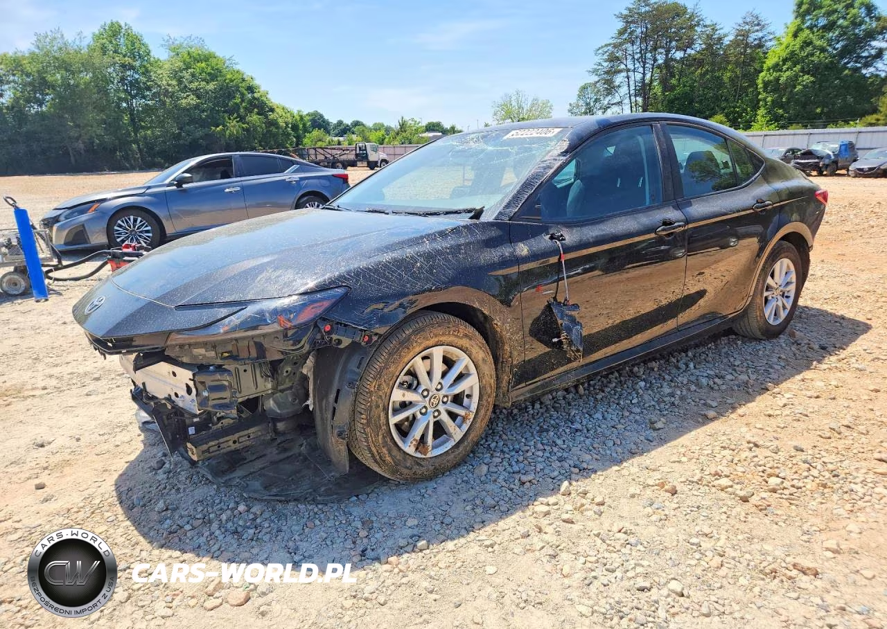 2025 Toyota Camry Le – zdjęcie 1 z 13