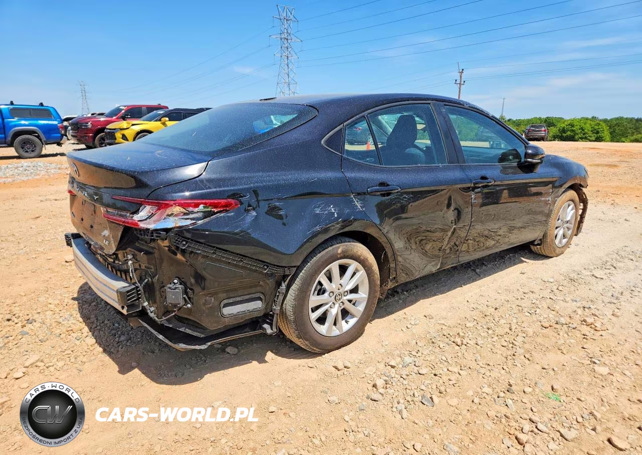 2025 Toyota Camry Le VIN:4T1DAACK4SU083165 - 3