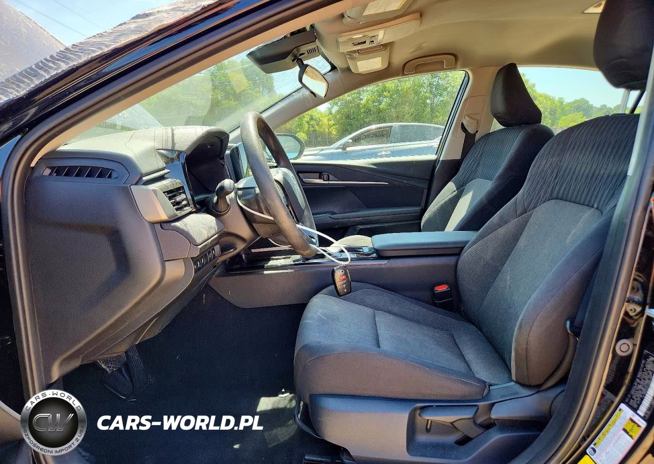 2025 Toyota Camry Le VIN:4T1DAACK4SU083165 - 7