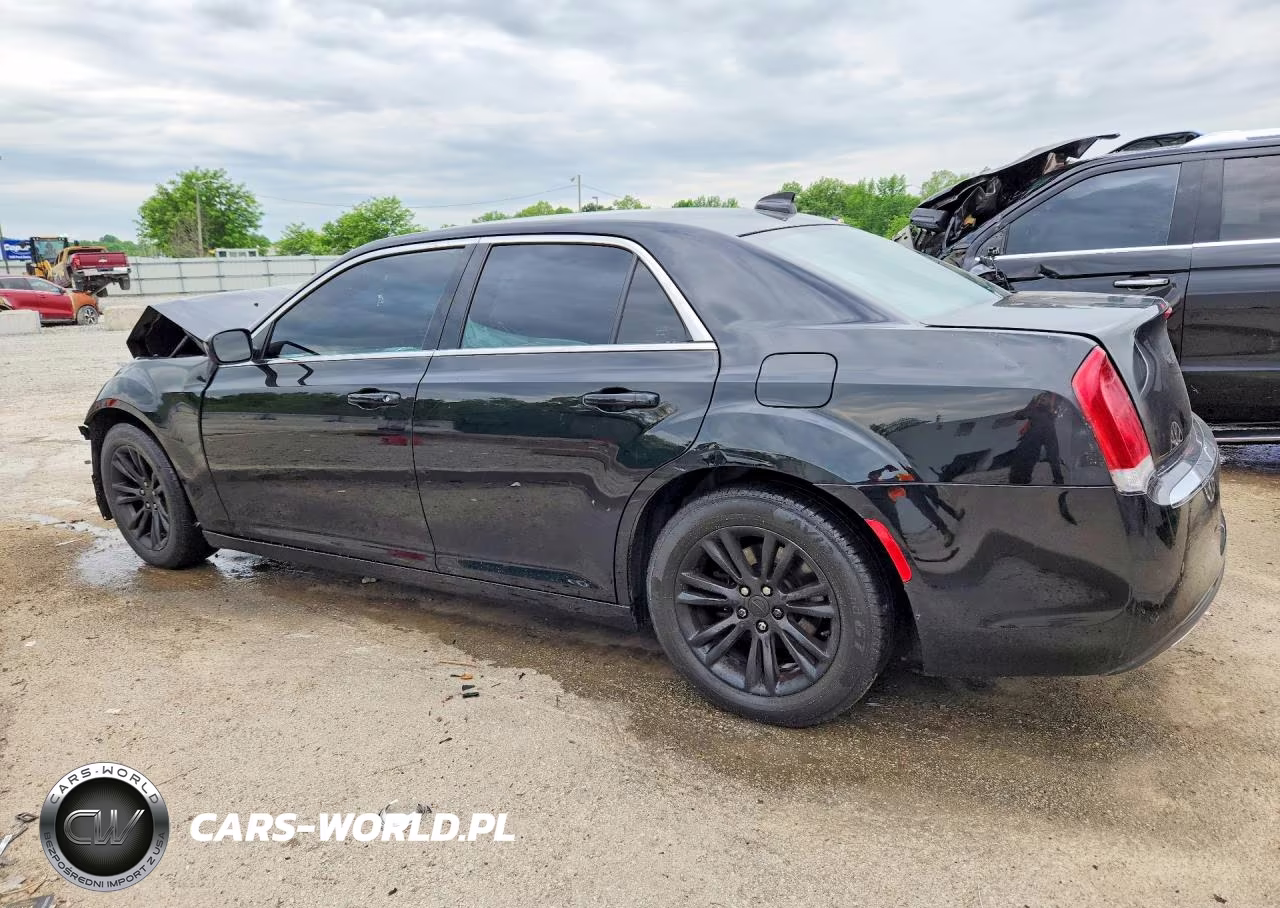 2019 Chrysler 300 Touring VIN:2C3CCAAGXKH566160 - 2