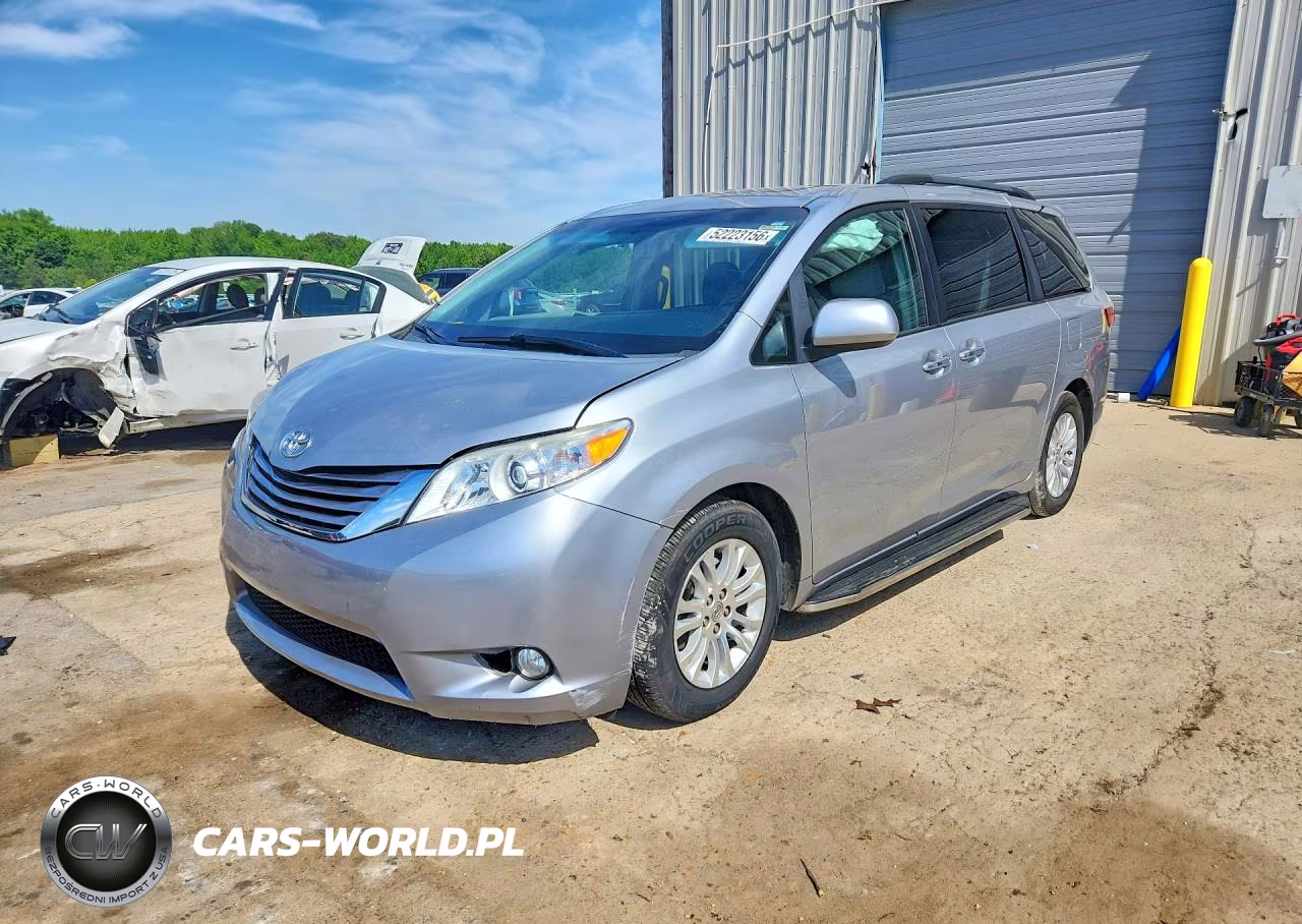 2016 Toyota Sienna Xle 8-Passenger