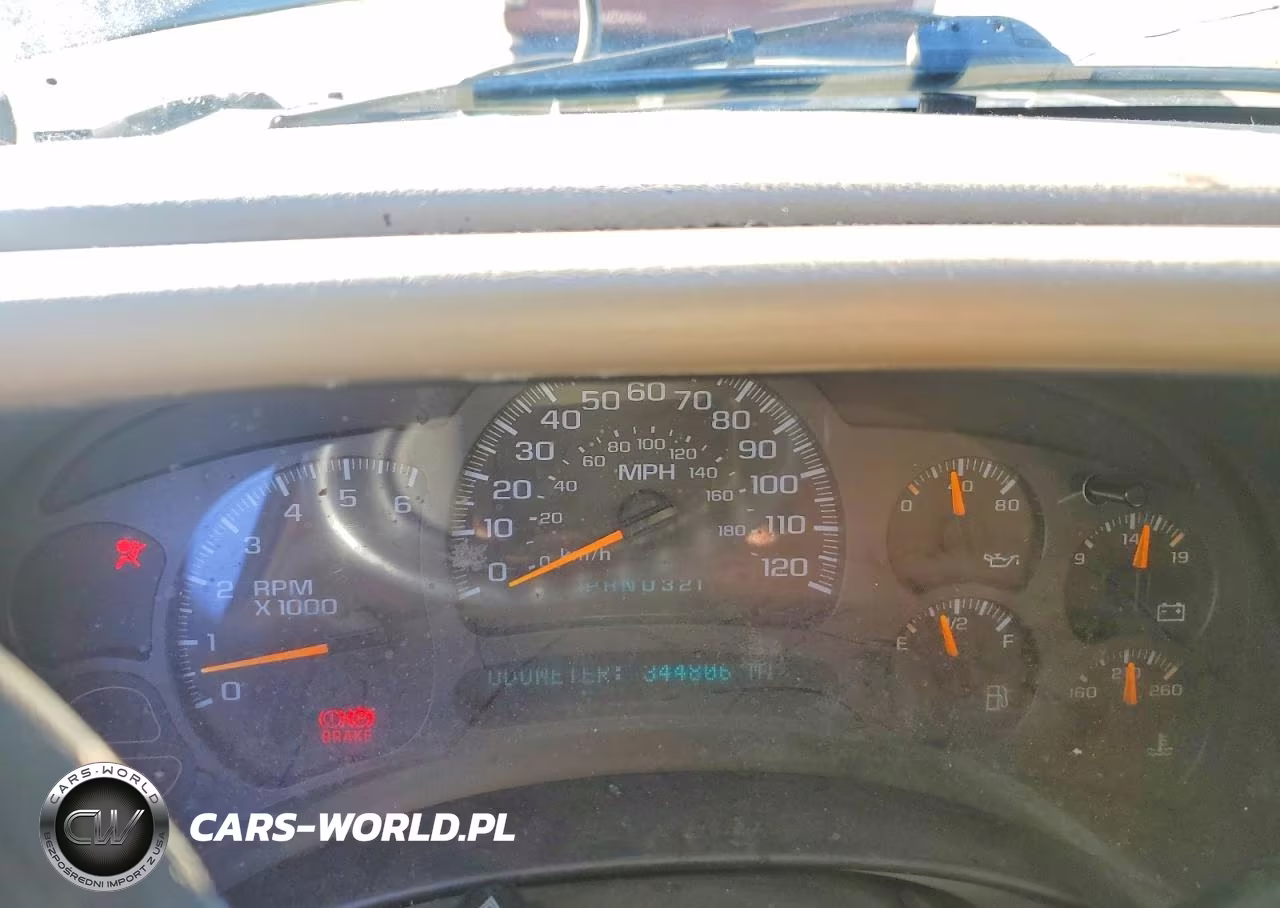 2003 Chevrolet Suburban VIN:3GNEC16T23G303132 - 9