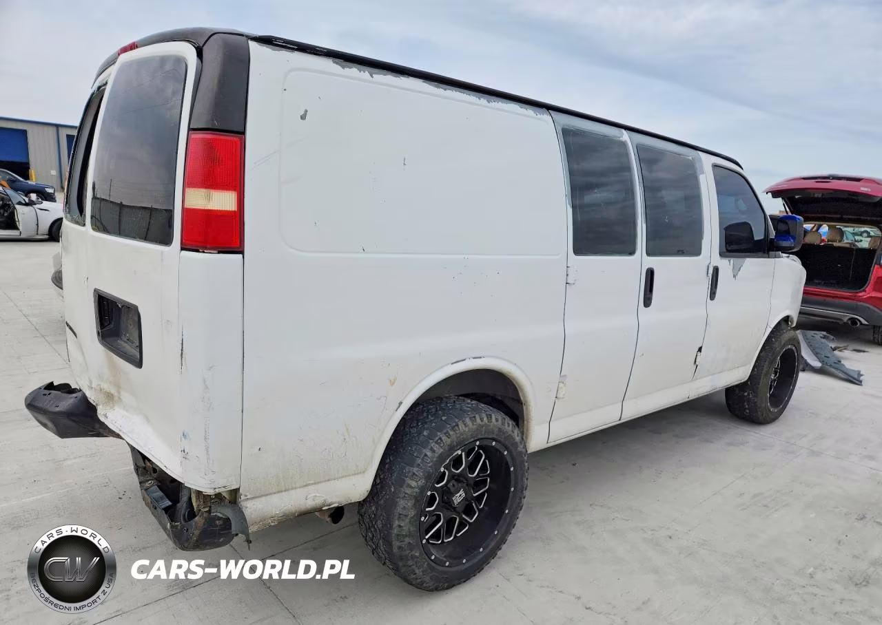 2008 Chevrolet Express G1500 VIN:1GCFG15X281106747 - 3