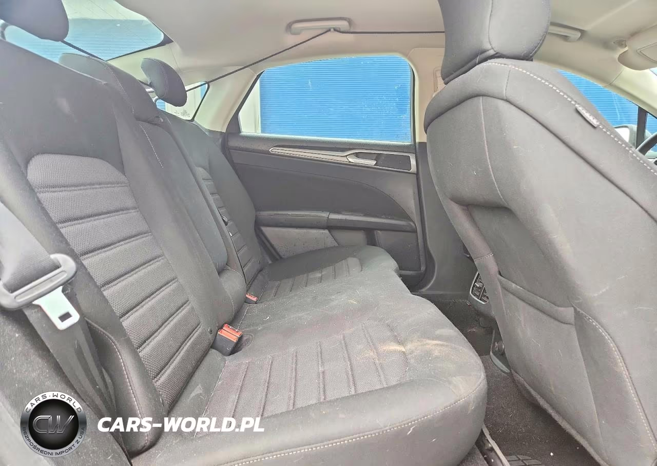 2019 Ford Fusion Se VIN:3FA6P0HD8KR276366 - 10