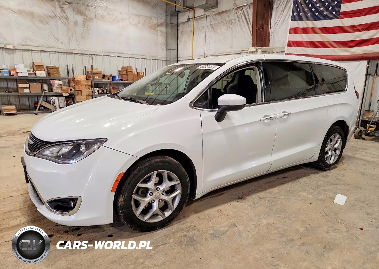 2017 Chrysler Pacifica Touring L