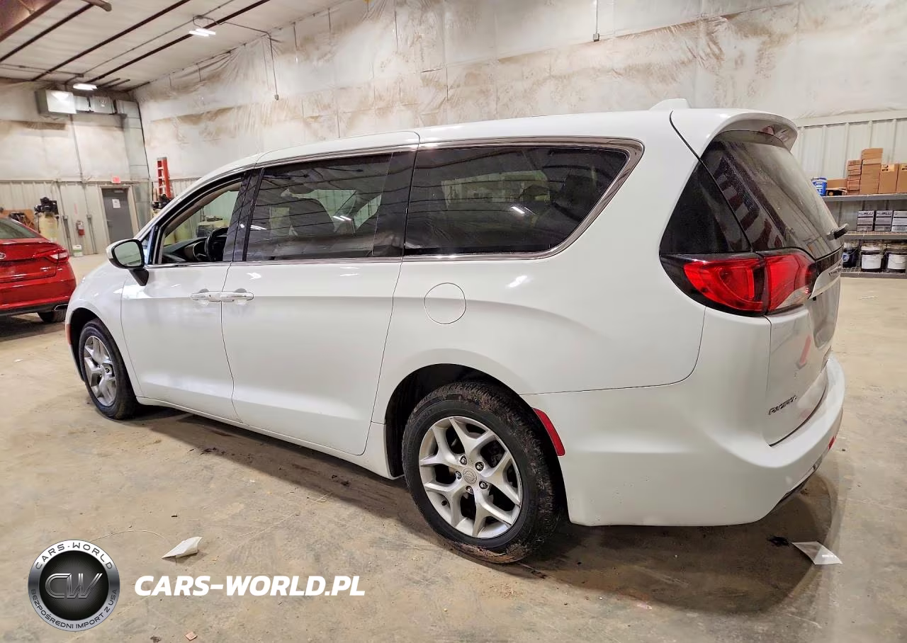 2017 Chrysler Pacifica Touring L VIN:2C4RC1BG4HR768368 - 2
