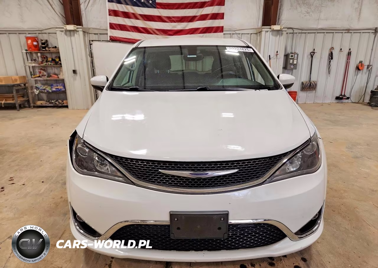 2017 Chrysler Pacifica Touring L VIN:2C4RC1BG4HR768368 - 5