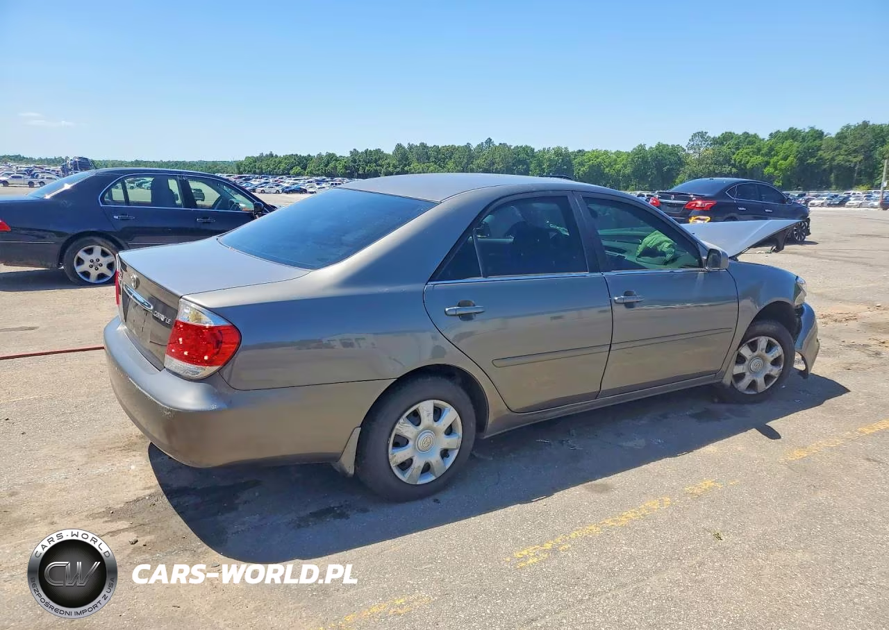 2005 Toyota Camry Le VIN:4T1BE30K75U519118 - 3