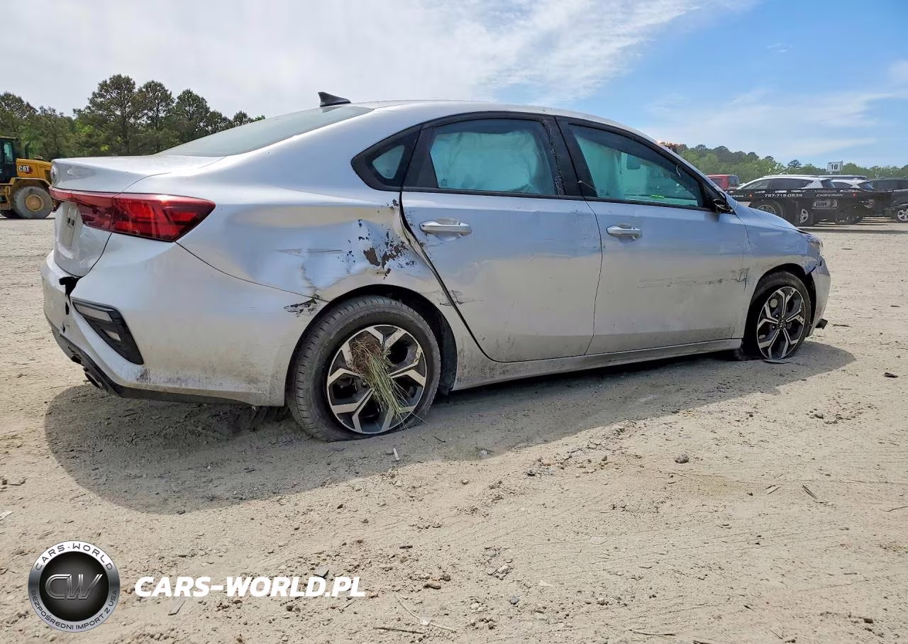 2021 Kia Forte Lxs VIN:3KPF24AD0ME267441 - 3