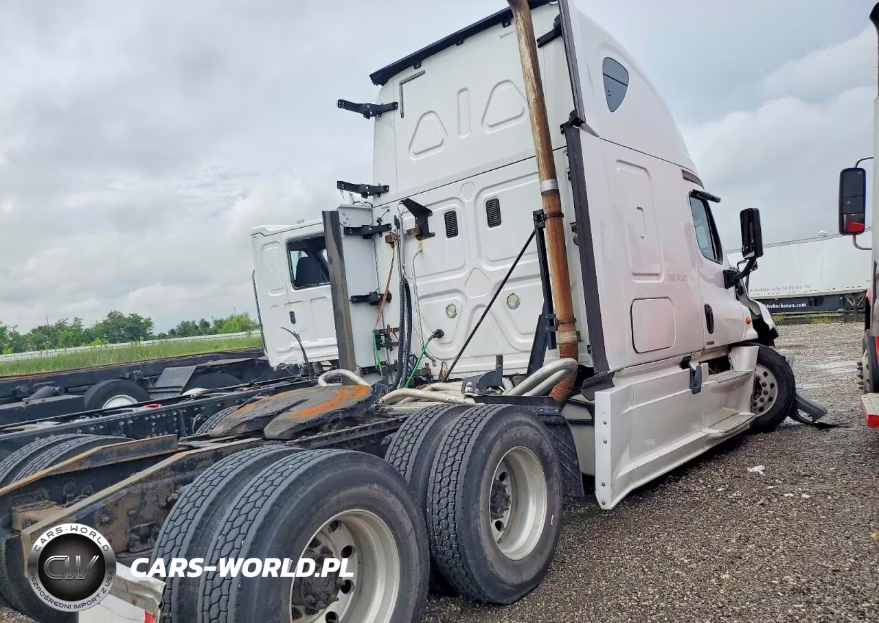 2017 Freightliner Cascadia 125 Semi Truck VIN:3AKJGLDR0HSGX2838 - 4