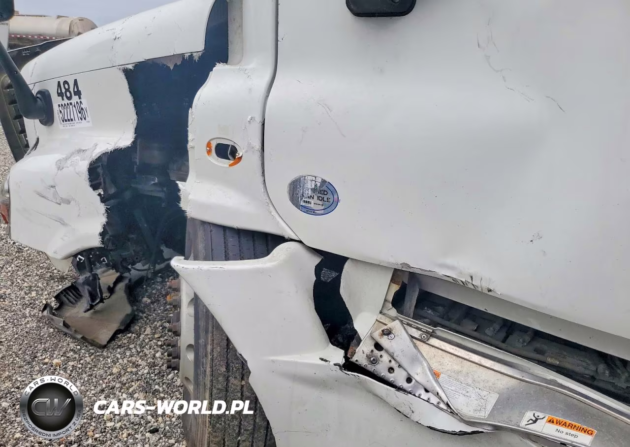2017 Freightliner Cascadia 125 Semi Truck VIN:3AKJGLDR0HSGX2838 - 9