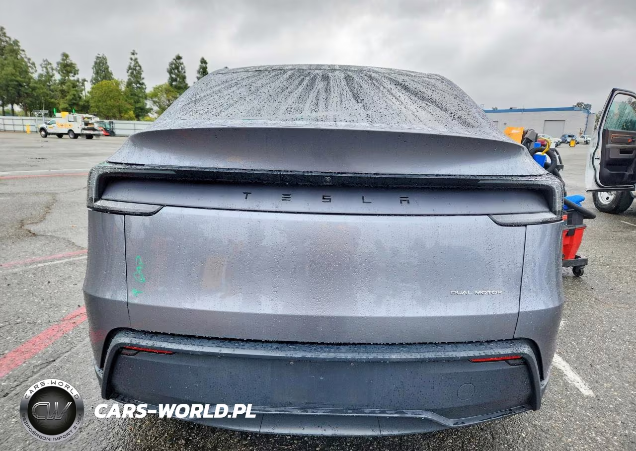 2026 Tesla Model Y VIN:7SAYGDEE5TF358620 - 6