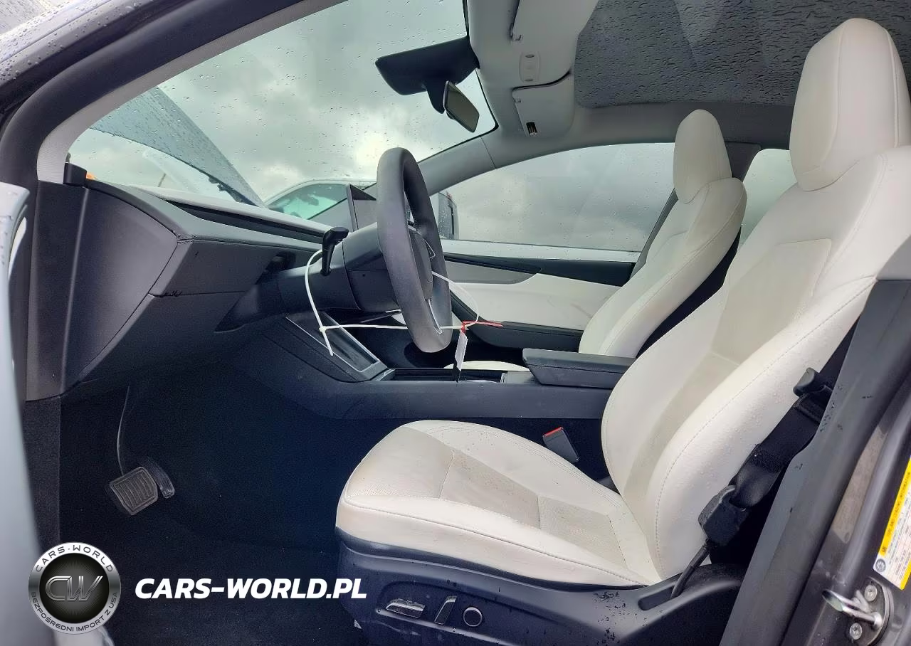 2026 Tesla Model Y VIN:7SAYGDEE5TF358620 - 7