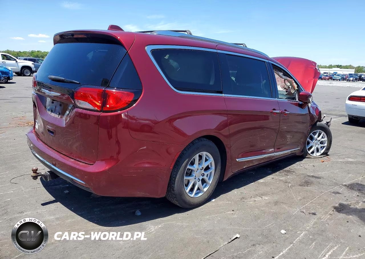 2020 Chrysler Pacifica Touring L VIN:2C4RC1BG5LR124886 - 3