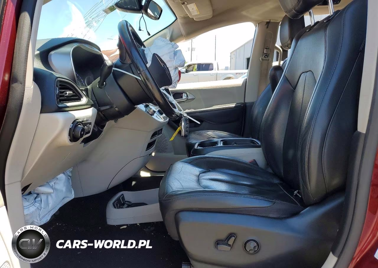 2020 Chrysler Pacifica Touring L VIN:2C4RC1BG5LR124886 - 7