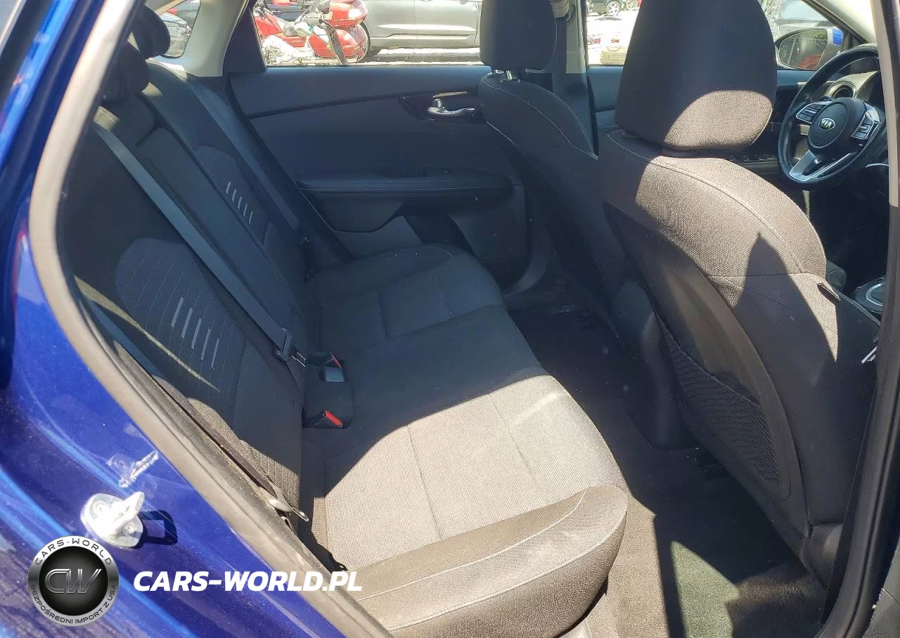 2019 Kia Forte S VIN:3KPF34AD9KE062632 - 10