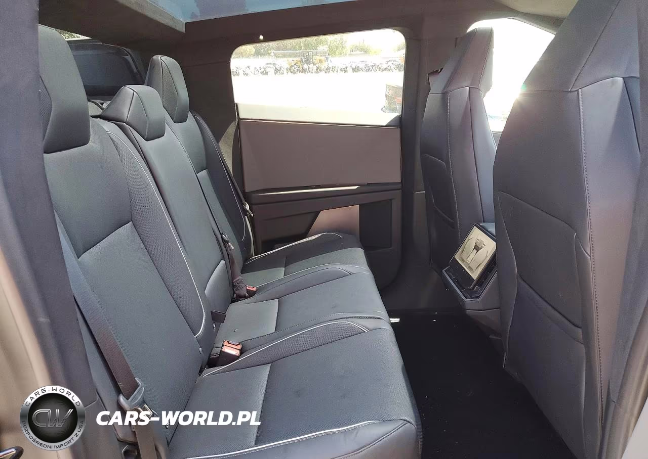 2024 Tesla Cybertruck VIN:7G2CEHED3RA040316 - 10