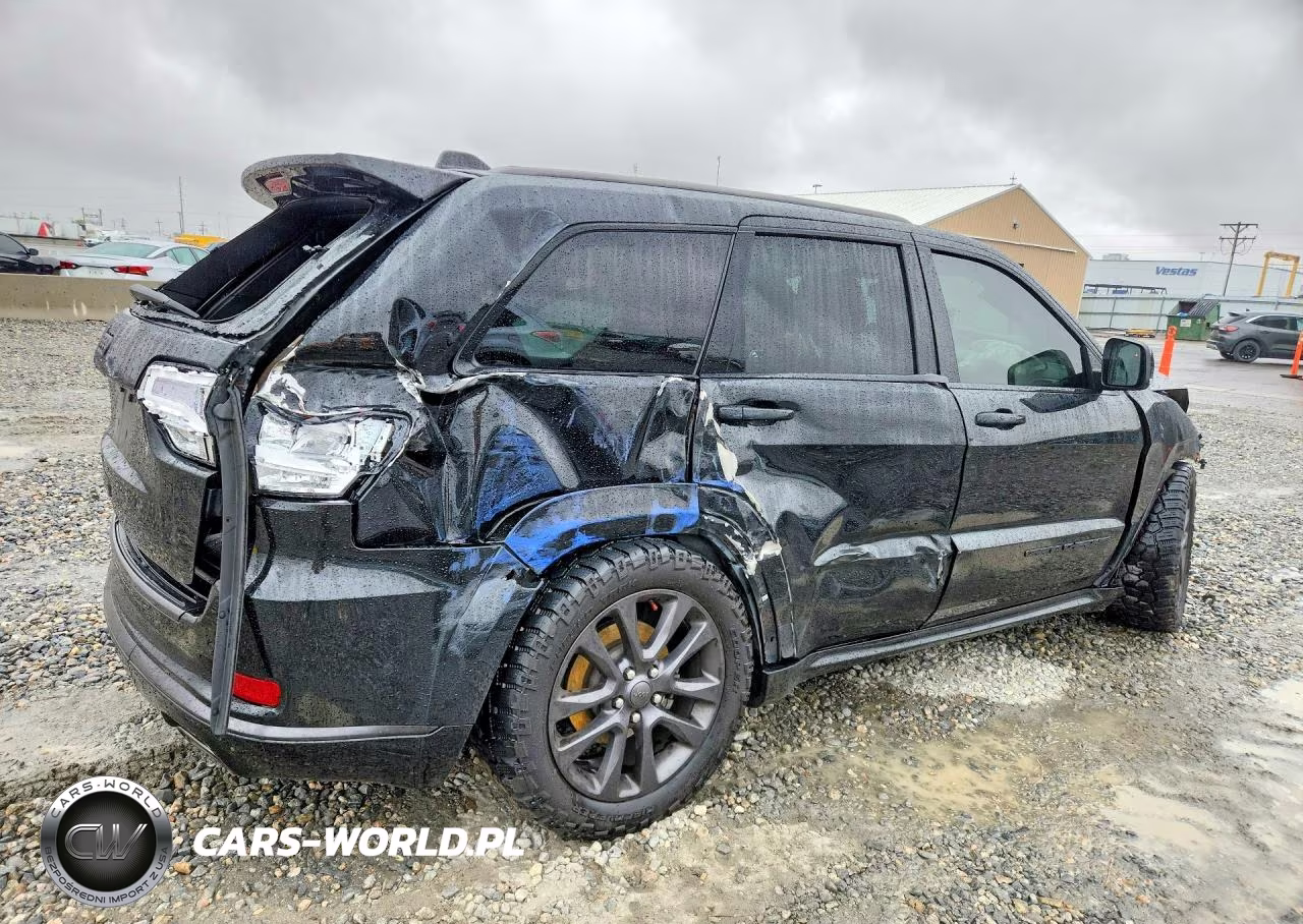 2018 Jeep Grand Cherokee Overland VIN:1C4RJFCG0JC333184 - 3