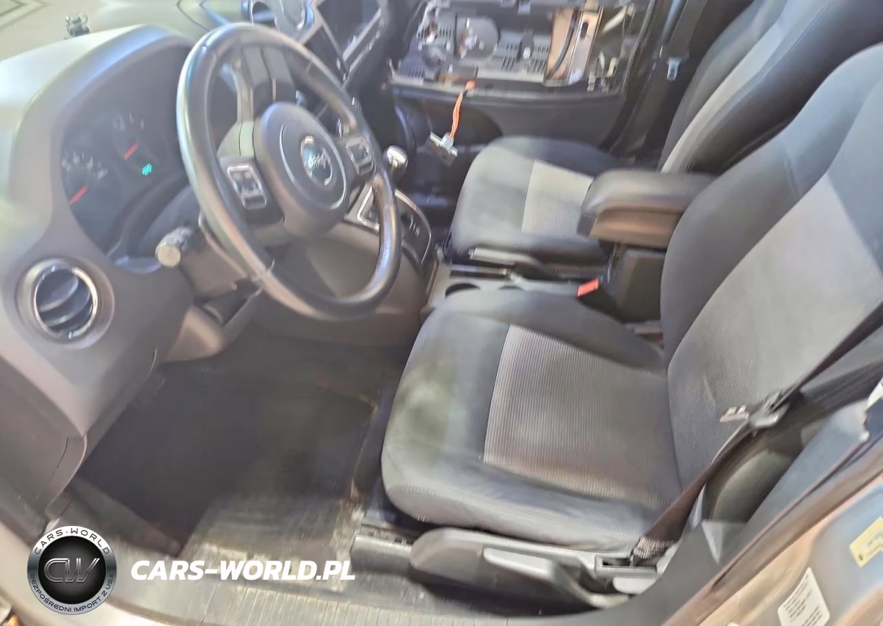 2011 Jeep Patriot Sport VIN:1J4NT1GBXBD249700 - 7