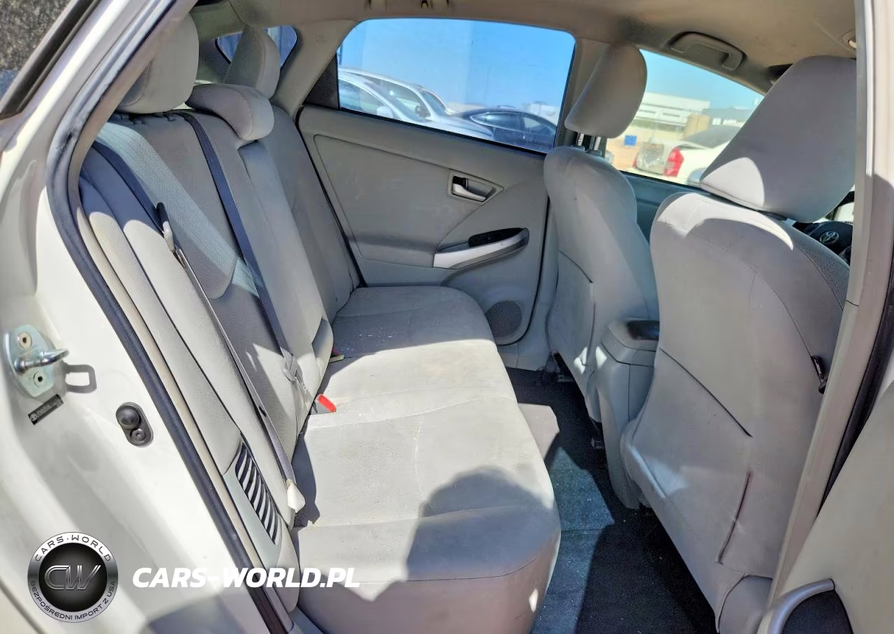 2012 Toyota Prius Two VIN:JTDKN3DU8C1562560 - 10