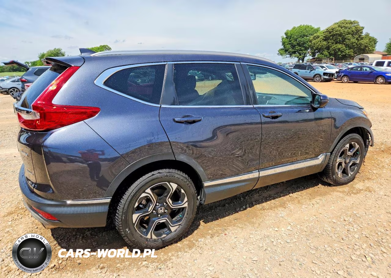 2018 Honda Cr-V Touring VIN:7FARW2H98JE083639 - 3