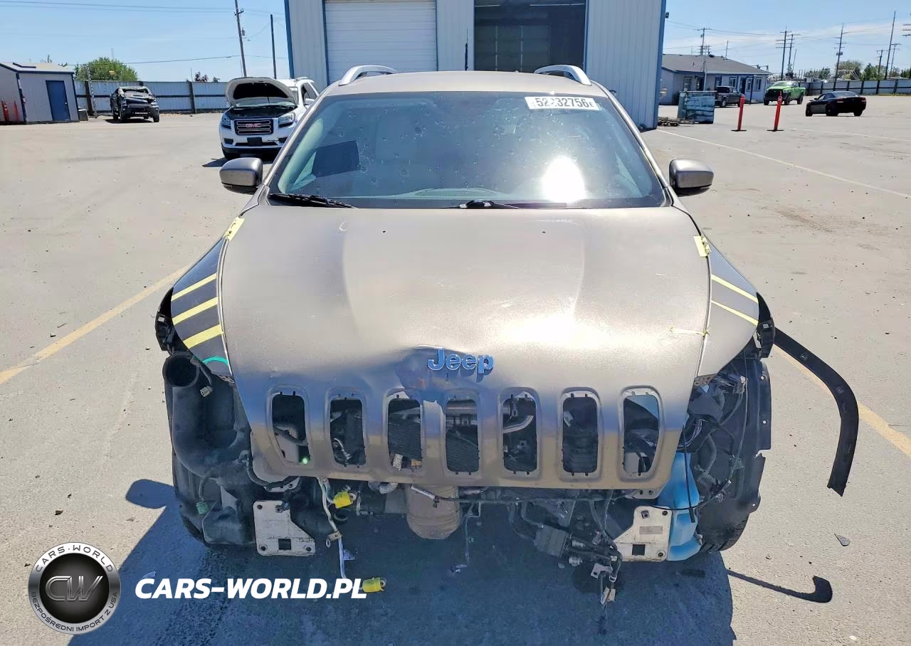 2016 Jeep Cherokee Latitude VIN:1C4PJMCS3GW286188 - 5