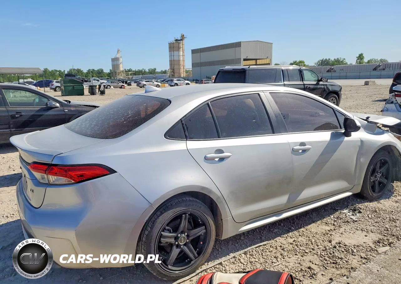 2020 Toyota Corolla Le VIN:5YFEPRAE6LP028458 - 3