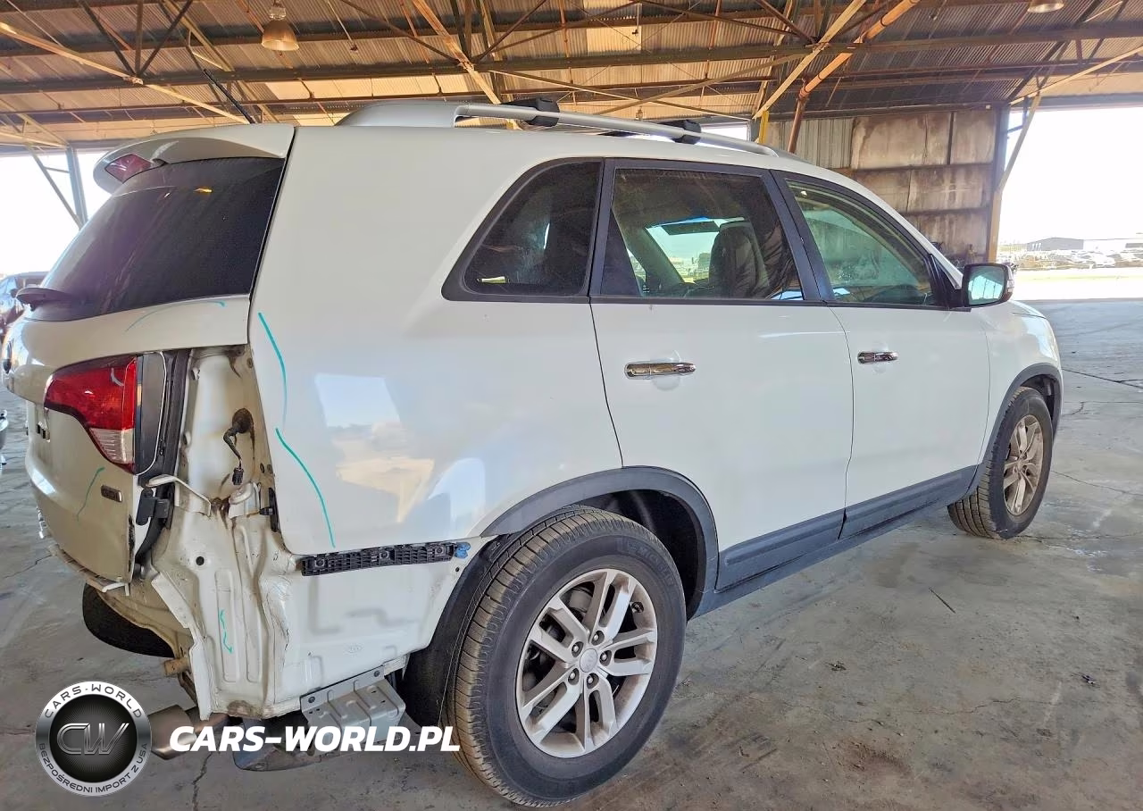 2014 Kia Sorento Lx VIN:5XYKT4A63EG517739 - 3