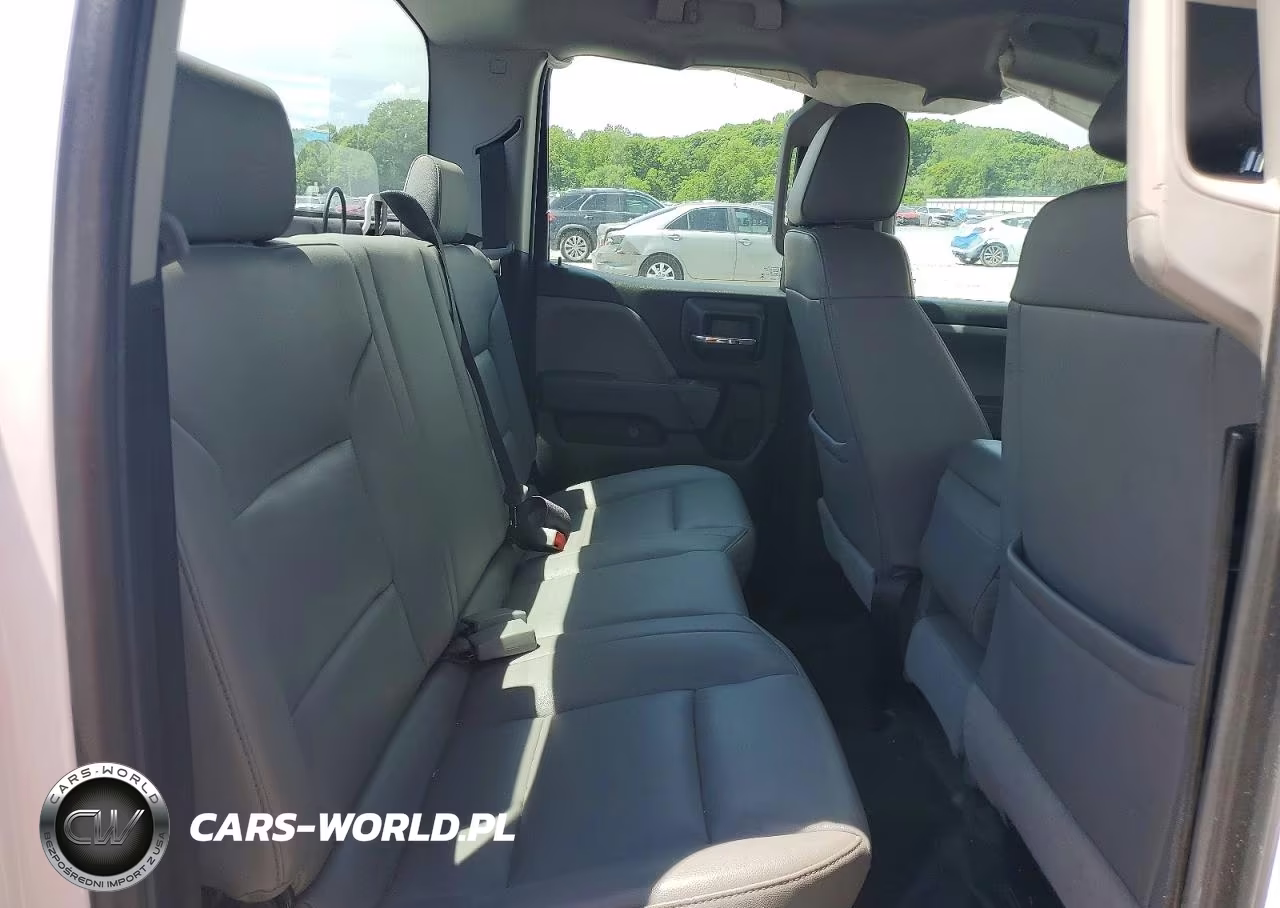 2018 Chevrolet Silverado K1500 VIN:1GCVKNEC6JZ239162 - 10
