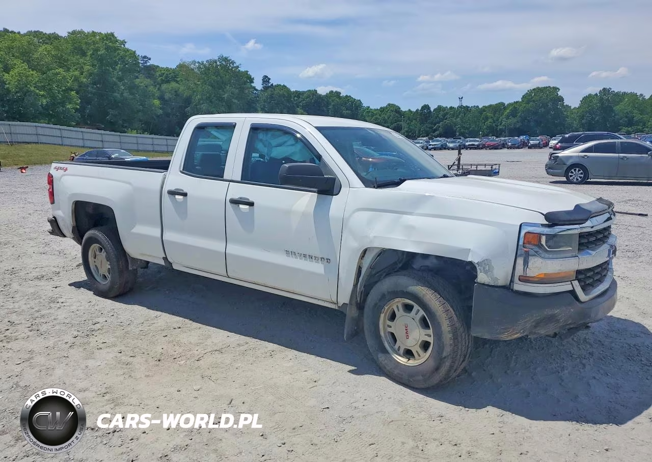 2018 Chevrolet Silverado K1500 VIN:1GCVKNEC6JZ239162 - 4