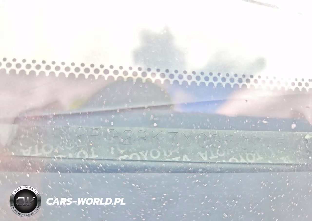 1999 Toyota Camry Le VIN:JT2BG28K7X0350945 - 12