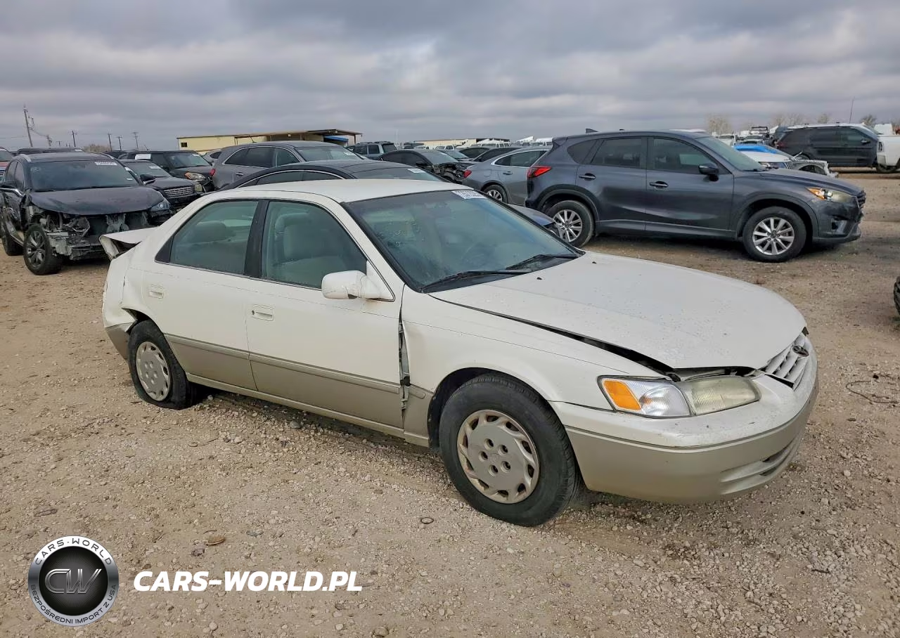 1999 Toyota Camry Le VIN:JT2BG28K7X0350945 - 4