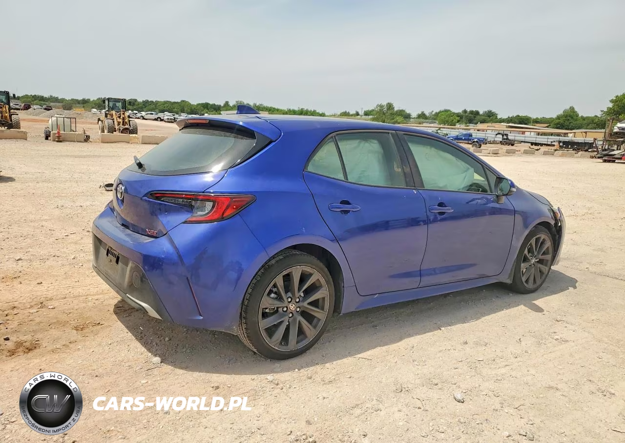 2024 Toyota Corolla Xse VIN:JTNC4MBE1R3217081 - 3