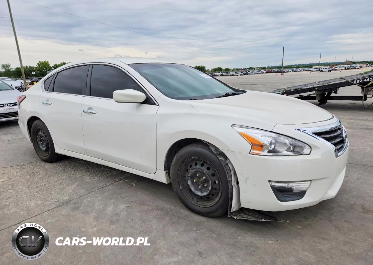 2015 Nissan Altima 2.5 S VIN:1N4AL3AP7FN310365 - 4