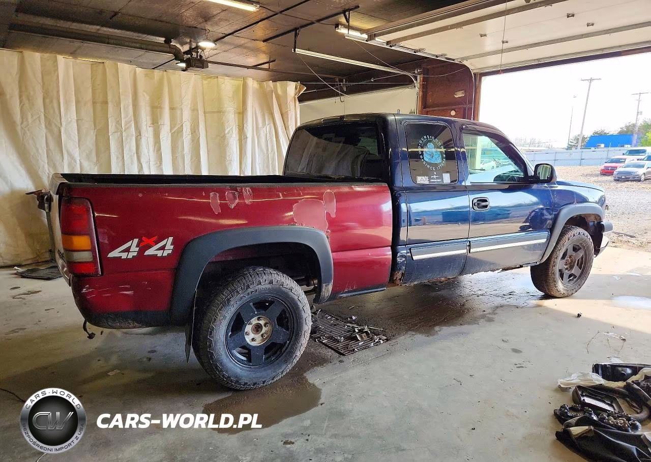 2005 Chevrolet Silverado K1500 VIN:2GCEK19B251306056 - 3