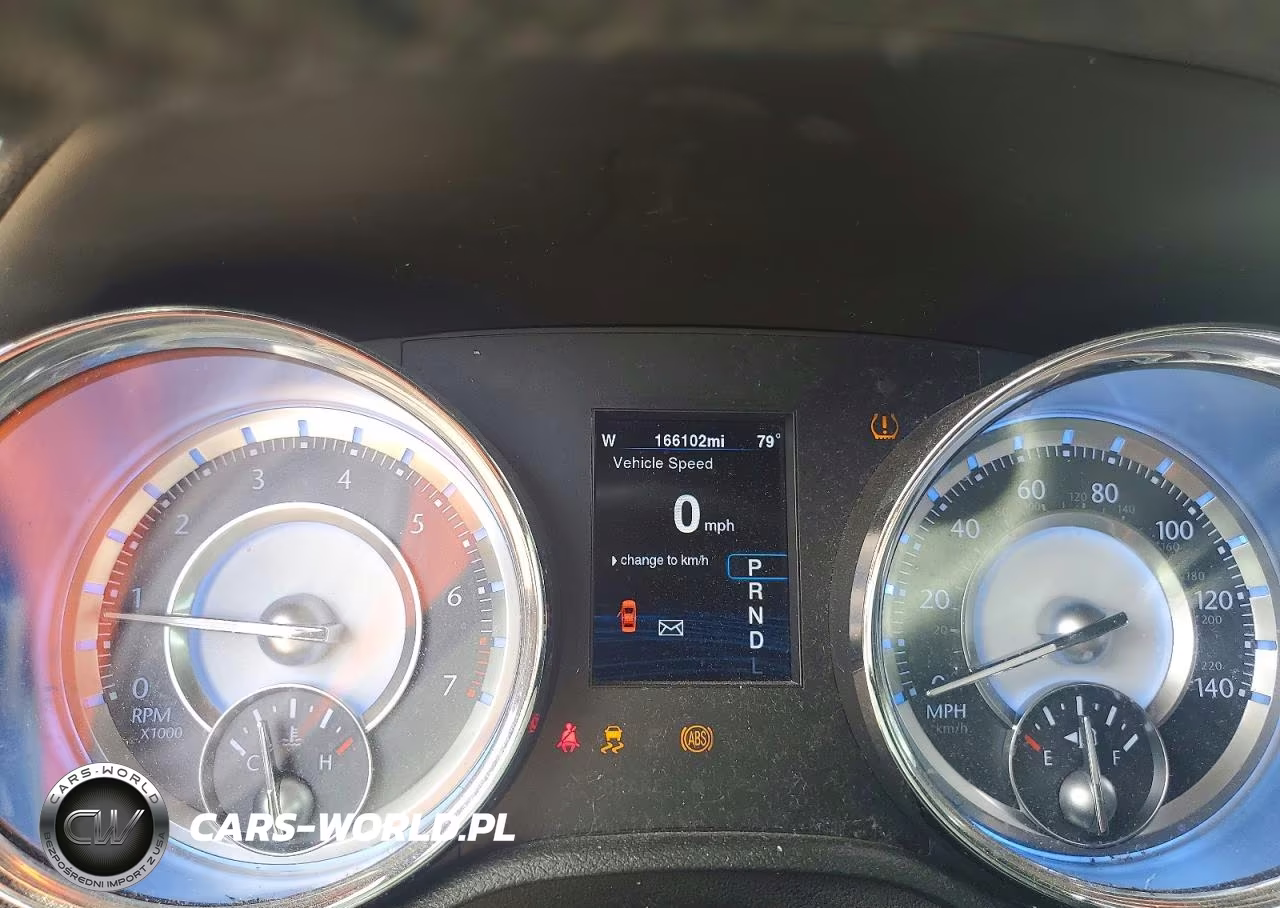 2014 Chrysler 300 VIN:2C3CCAAG7EH379902 - 9