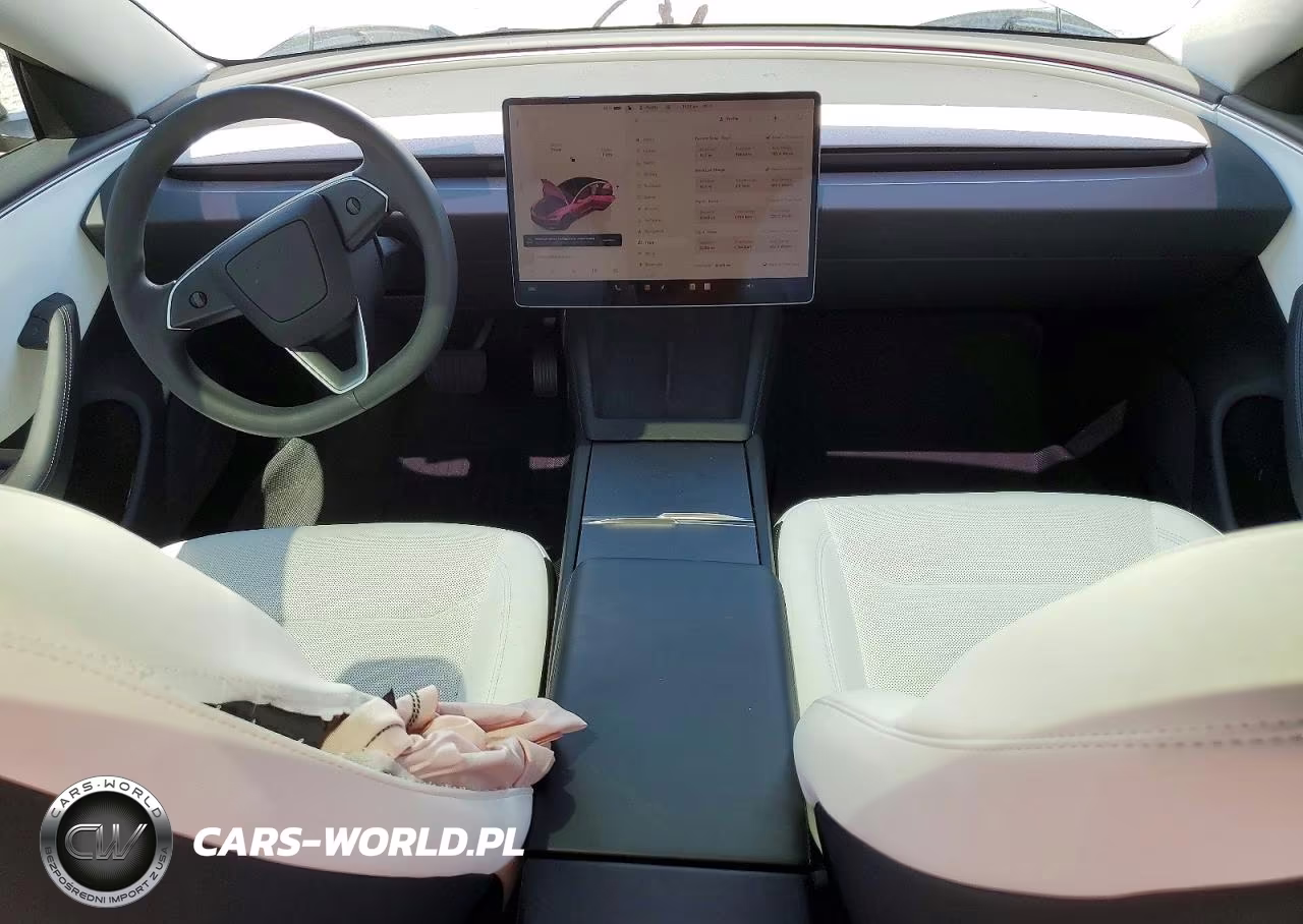 2025 Tesla Model 3 VIN:5YJ3E1EAXSF059700 - 8