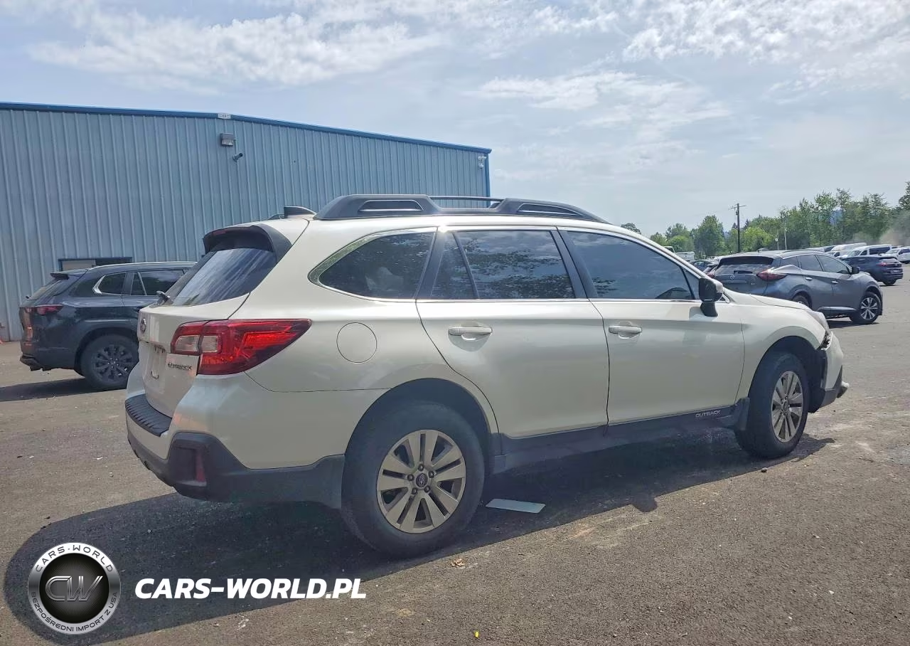 2018 Subaru Outback 2.5I Premium VIN:4S4BSAFC9J3385001 - 3