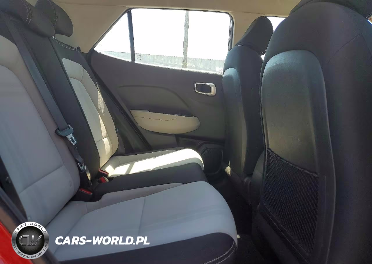 2021 Hyundai Venue Sel VIN:KMHRC8A35MU100742 - 11