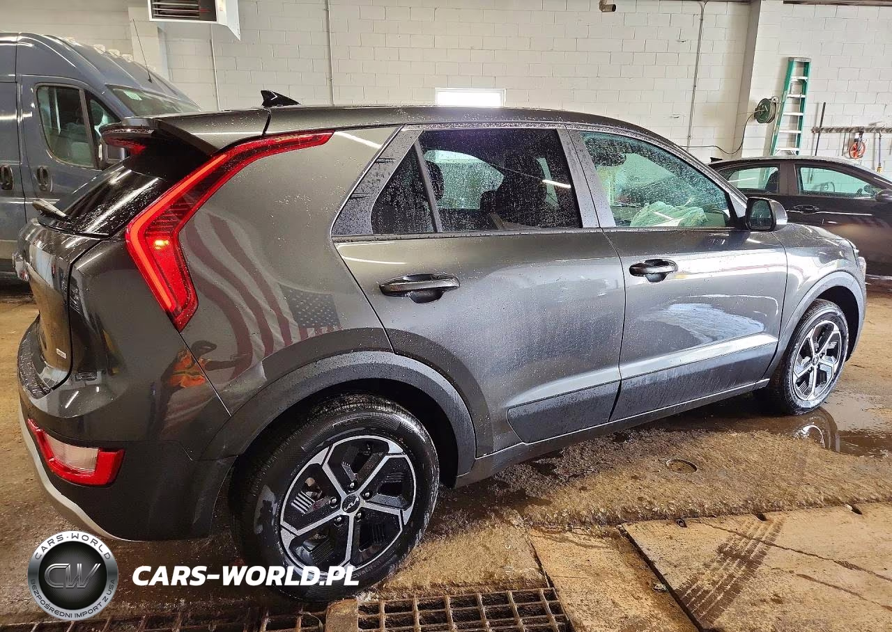 2026 Kia Niro Lx VIN:KNDCP3LE0T5322808 - 3