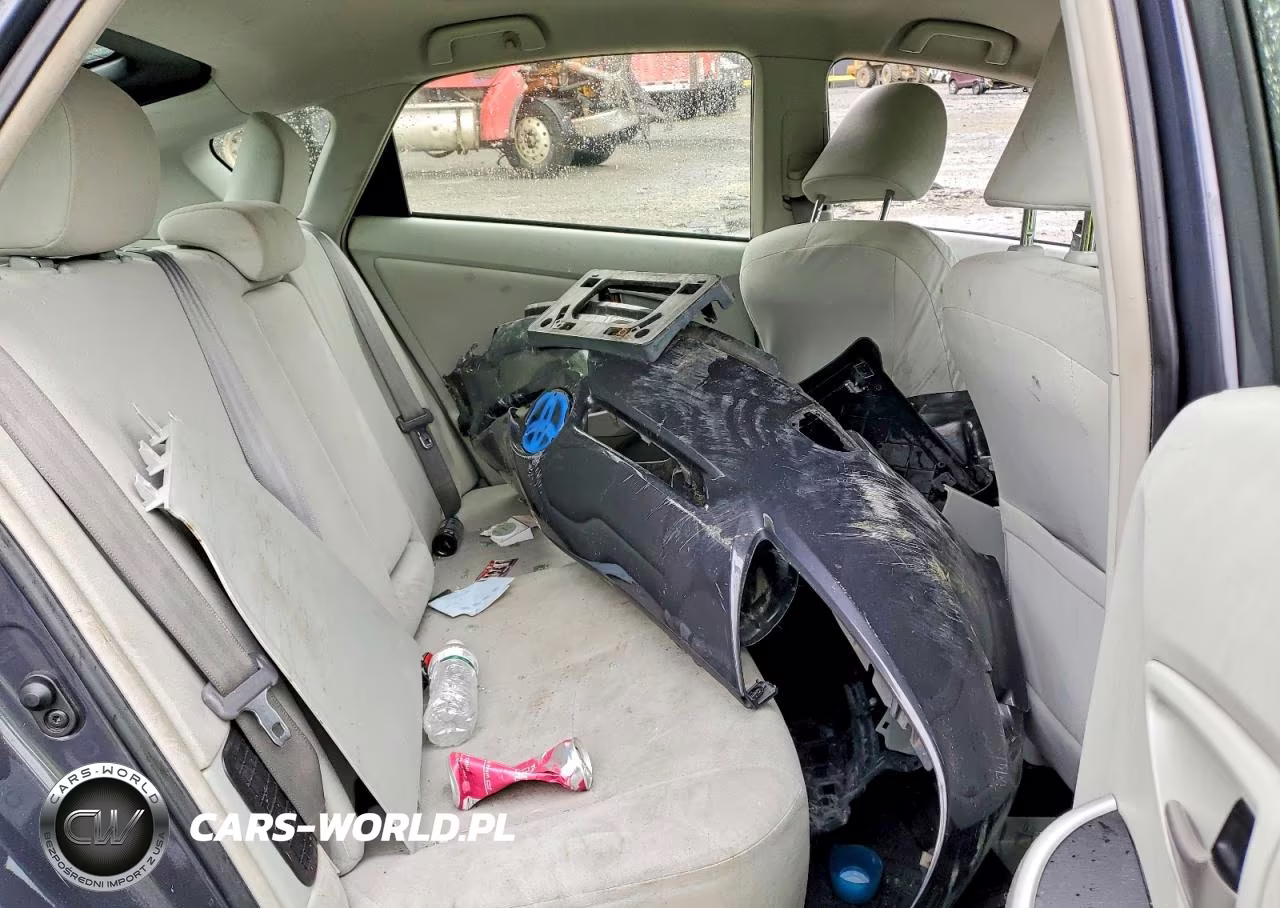 2012 Toyota Prius L VIN:JTDKN3DU9C1499579 - 10