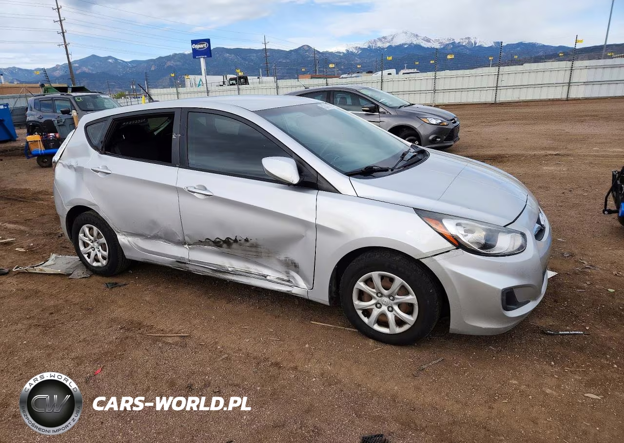 2013 Hyundai Accent Gs VIN:KMHCT5AE0DU131550 - 4