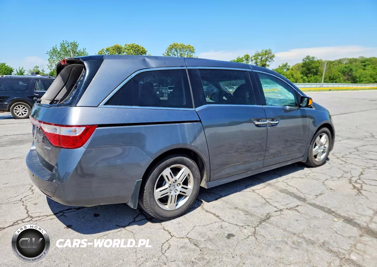 2012 Honda Odyssey Touring VIN:5FNRL5H98CB041576 - 3