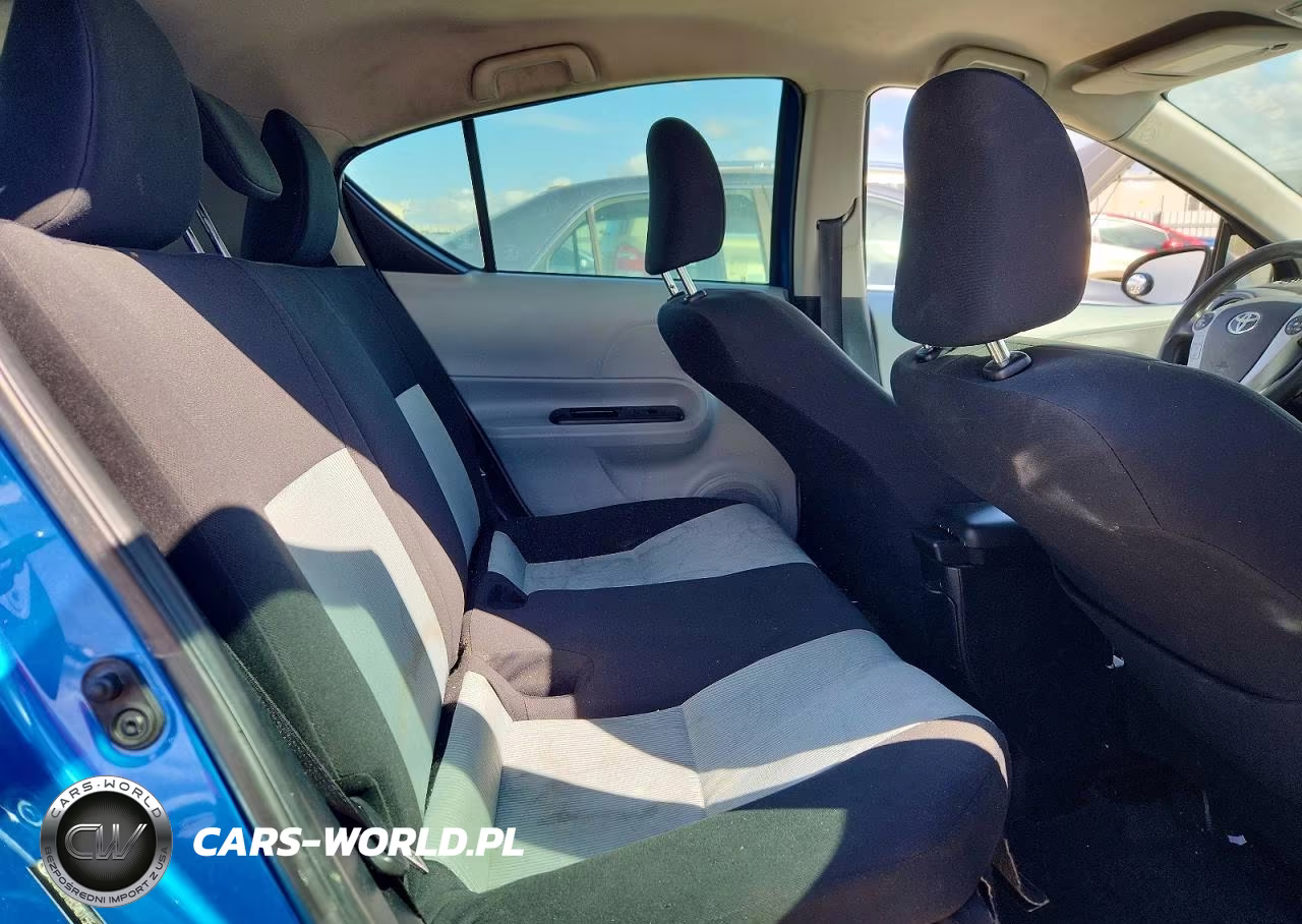 2013 Toyota Prius C Two VIN:JTDKDTB34D1554292 - 10